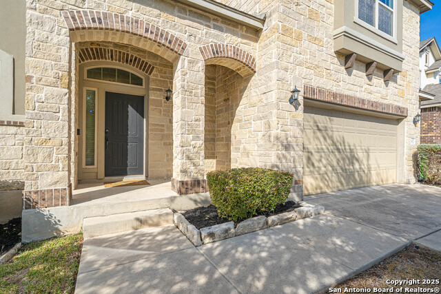 Image 3 of 37 For 8923 Monument Parke