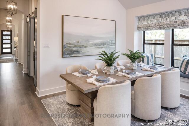 Listing photo id 15 for 2516 High Ground