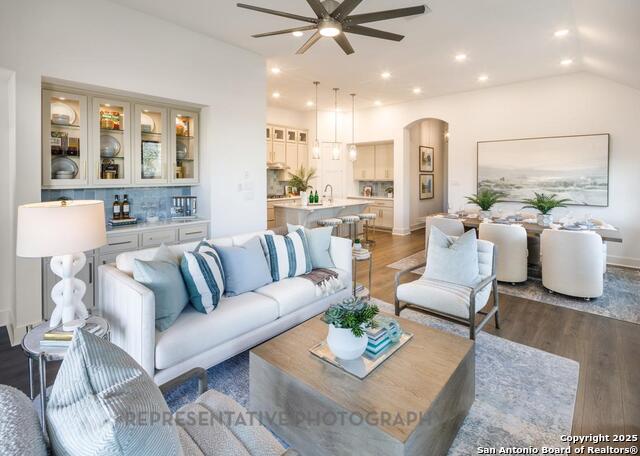 Listing photo id 1 for 2516 High Ground