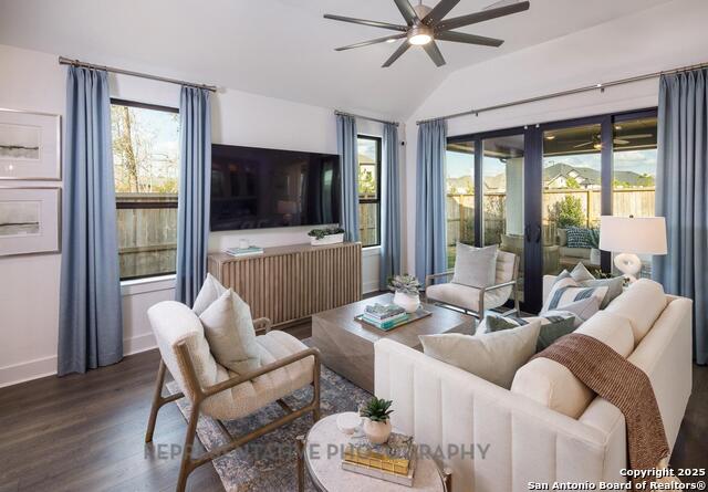 Listing photo id 5 for 2516 High Ground