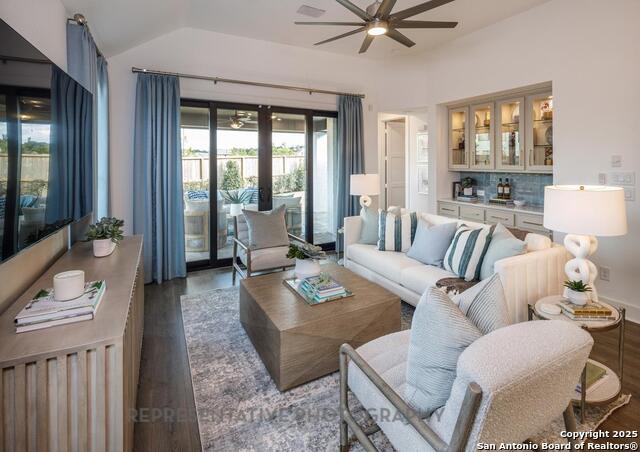 Listing photo id 7 for 2516 High Ground