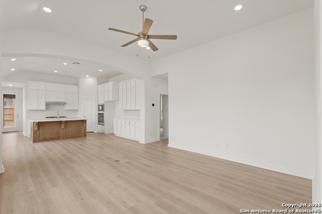 Listing photo id 8 for 2215 Altiplano