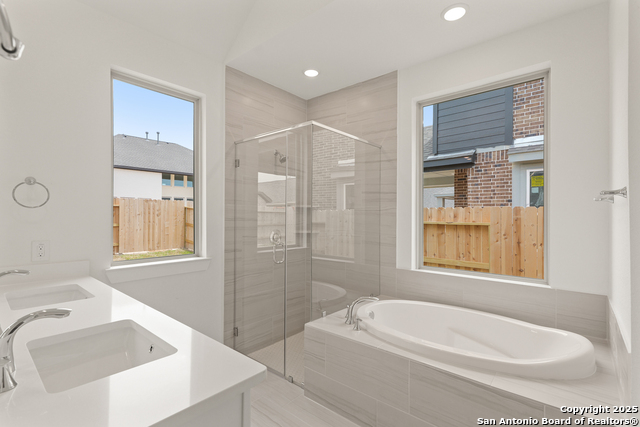 Listing photo id 10 for 2215 Altiplano