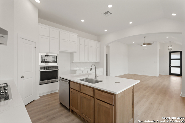 Listing photo id 5 for 2215 Altiplano