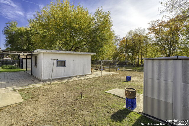 Listing photo id 21 for 1322 Kendalia
