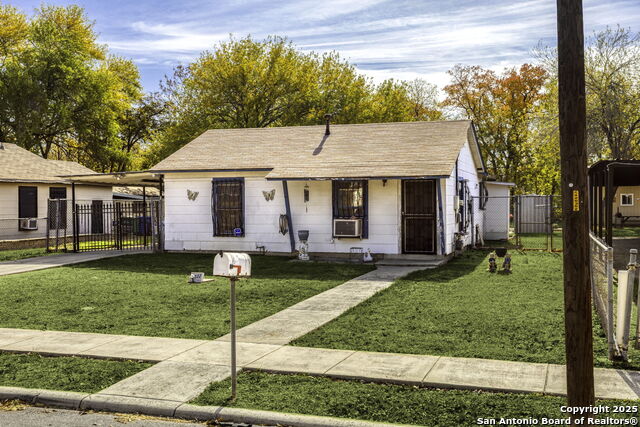 Listing photo id 1 for 1322 Kendalia