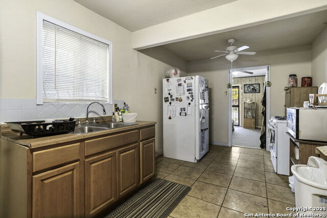 Listing photo id 6 for 1322 Kendalia