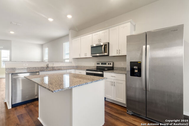 Listing photo id 10 for 10243 Band Wagon