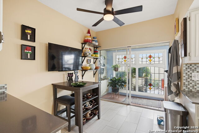 Image 15 of 37 For 7123 Thrush View  35