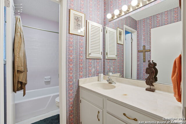 Image 20 of 37 For 7123 Thrush View  35