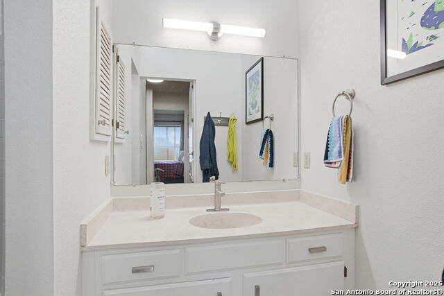 Image 28 of 37 For 7123 Thrush View  35