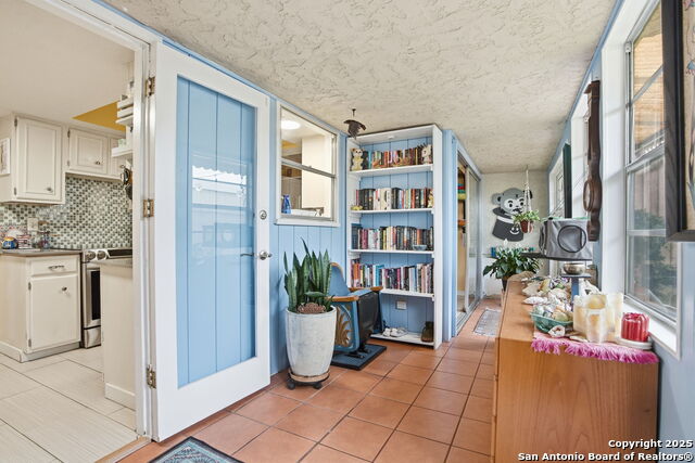 Image 30 of 37 For 7123 Thrush View  35