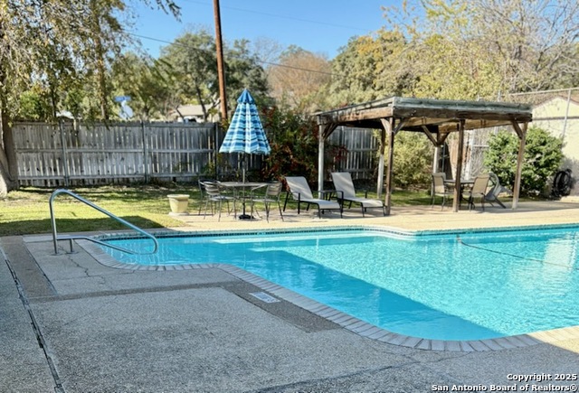 Image 36 of 37 For 7123 Thrush View  35