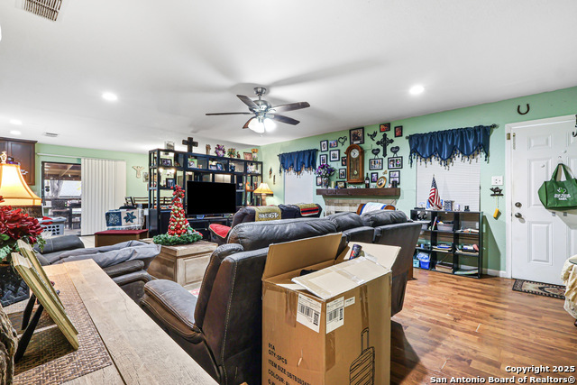 Image 4 of 20 For 4918 Dare Ln