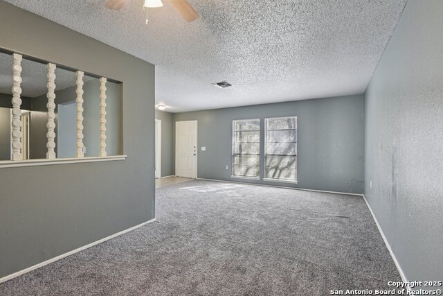 Listing photo id 16 for 8203 Phoenix