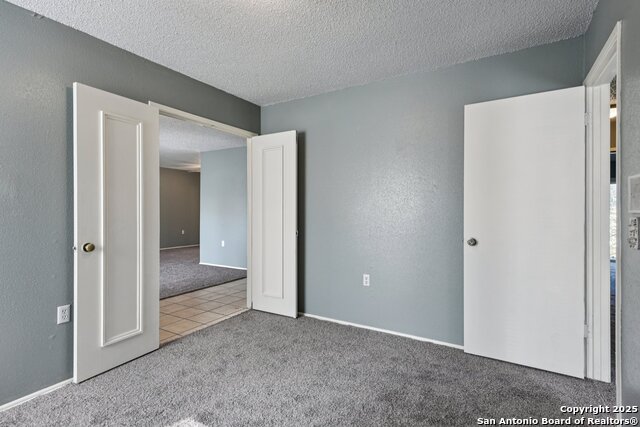 Listing photo id 26 for 8203 Phoenix