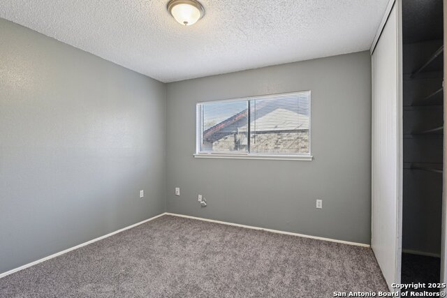 Listing photo id 30 for 8203 Phoenix