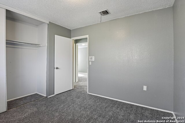 Listing photo id 32 for 8203 Phoenix