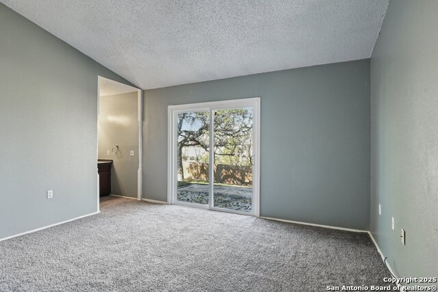 Listing photo id 34 for 8203 Phoenix