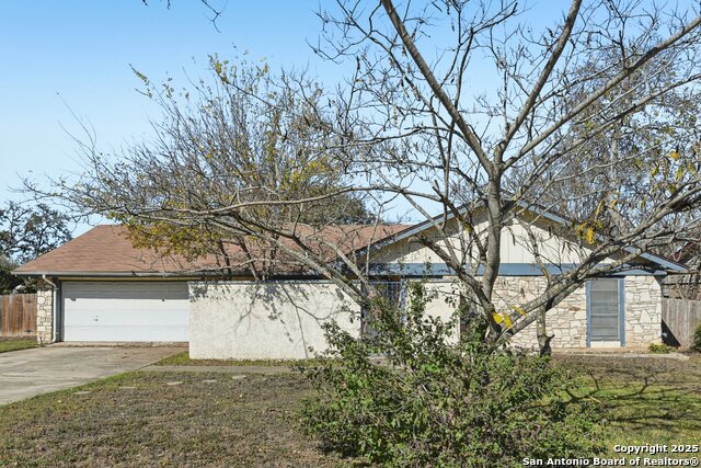 Listing photo id 2 for 8203 Phoenix