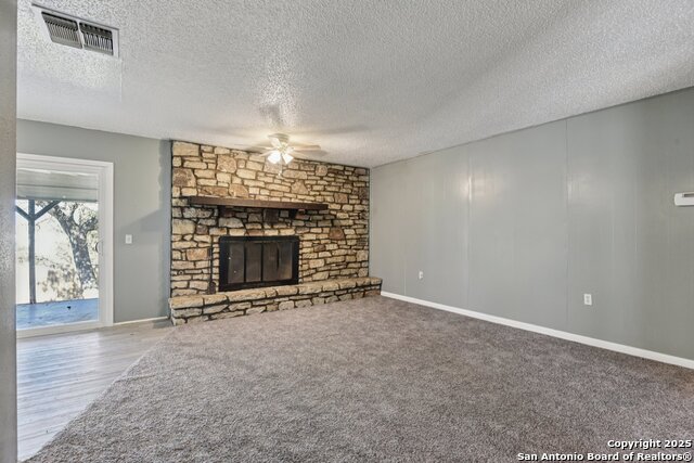 Listing photo id 5 for 8203 Phoenix