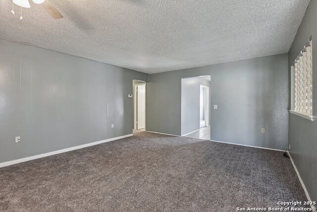 Listing photo id 6 for 8203 Phoenix