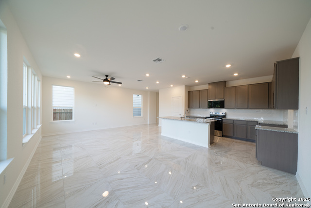 Image 10 of 23 For 14839 Vance Jackson N 1502