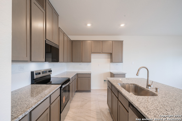 Image 11 of 23 For 14839 Vance Jackson N 1502