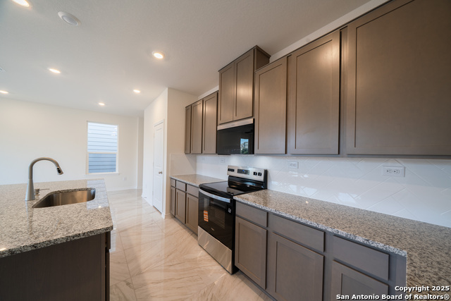 Image 13 of 23 For 14839 Vance Jackson N 1502