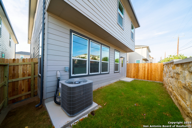 Image 19 of 23 For 14839 Vance Jackson N 1502