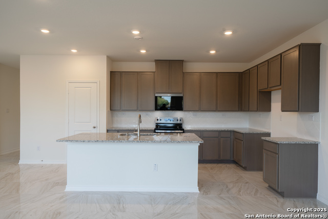 Image 9 of 23 For 14839 Vance Jackson N 1502