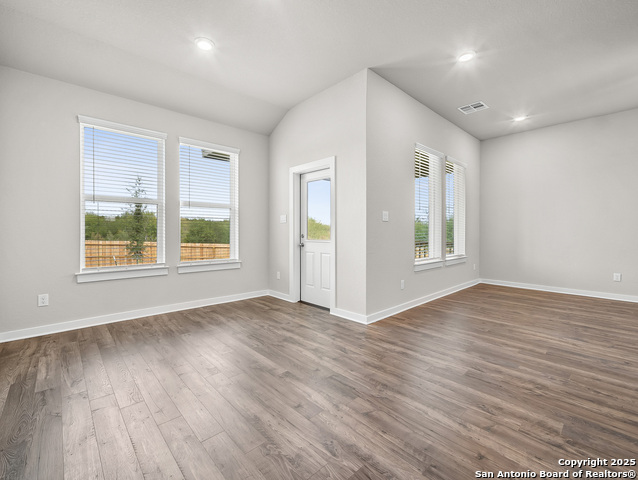 Image 4 of 11 For 7035 Comanche Cave