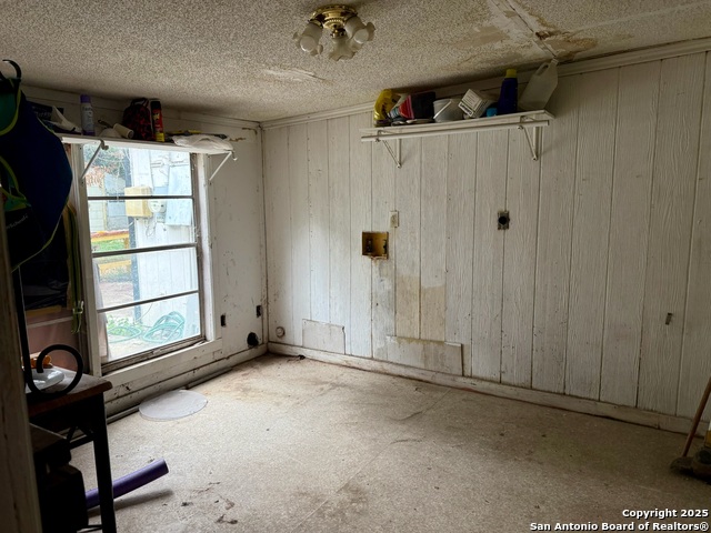 Image 11 of 27 For 215 Academy W