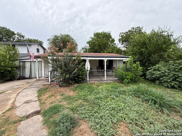 Image 2 of 27 For 215 Academy W