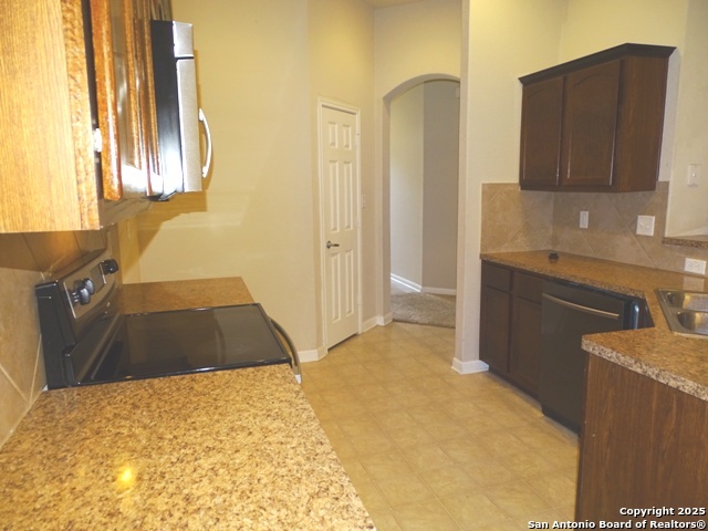 Listing photo id 8 for 3317 Orth  