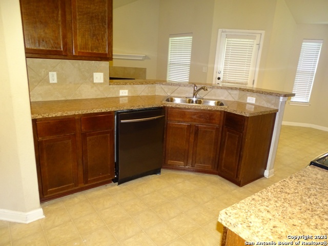 Listing photo id 9 for 3317 Orth  