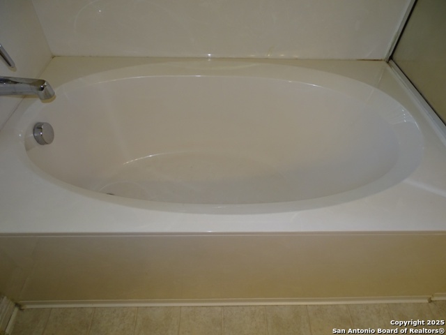 Listing photo id 14 for 3317 Orth  