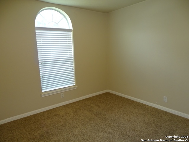 Listing photo id 16 for 3317 Orth  