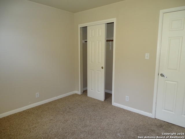 Listing photo id 17 for 3317 Orth  