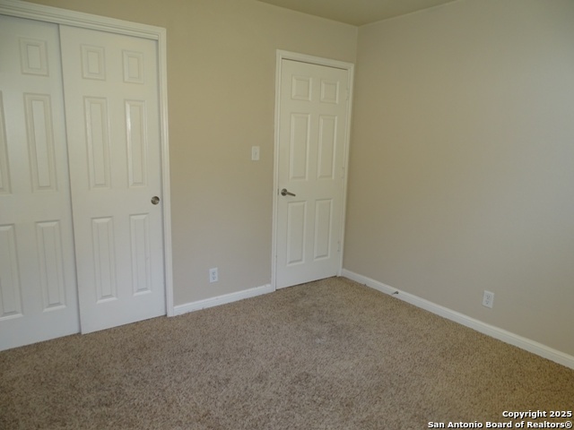 Listing photo id 18 for 3317 Orth  