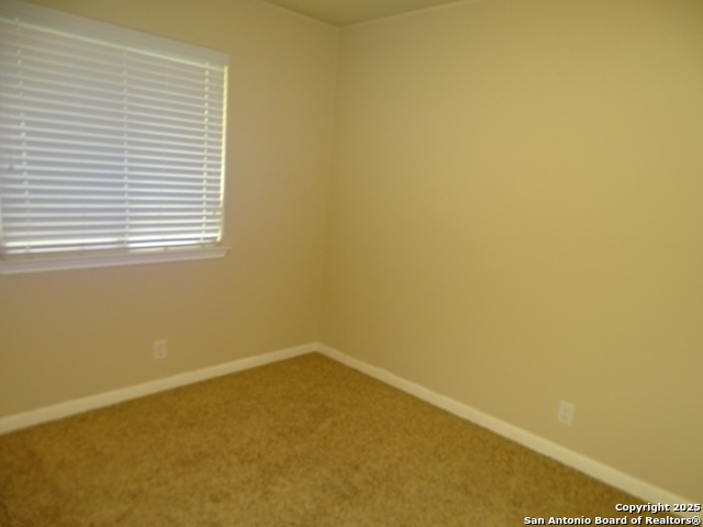 Listing photo id 20 for 3317 Orth  