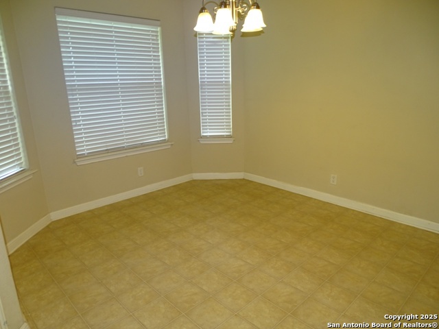 Listing photo id 4 for 3317 Orth  