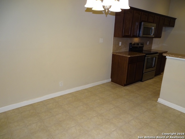 Listing photo id 5 for 3317 Orth  