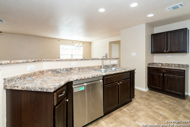 Image 13 of 44 For 133 Hinge Chase