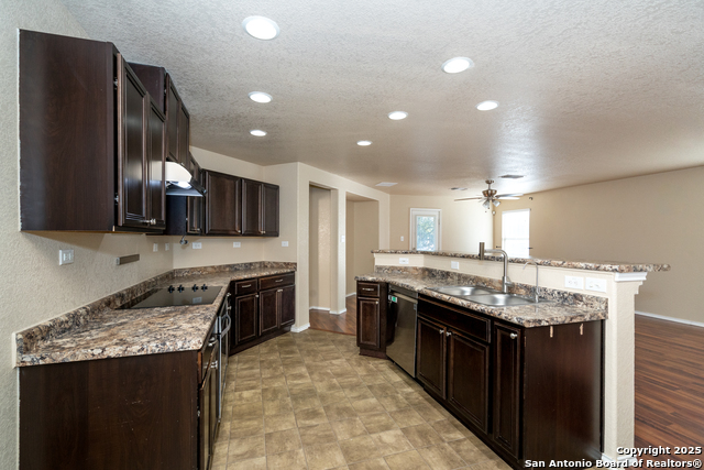 Image 14 of 44 For 133 Hinge Chase