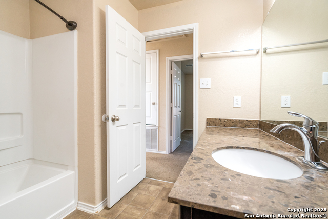 Image 37 of 44 For 133 Hinge Chase