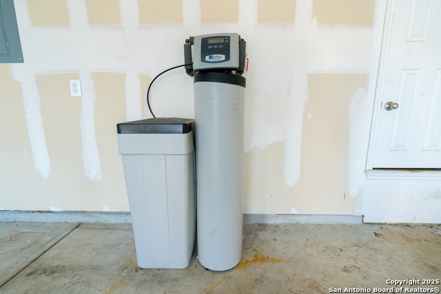 Image 41 of 44 For 133 Hinge Chase