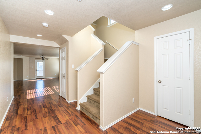 Image 7 of 44 For 133 Hinge Chase