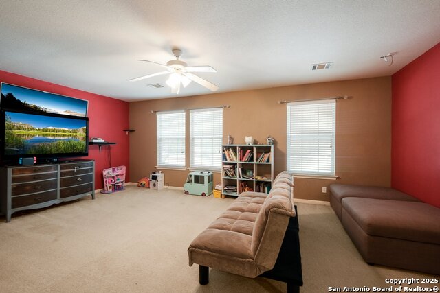 Listing photo id 15 for 9622 Fallen Willow