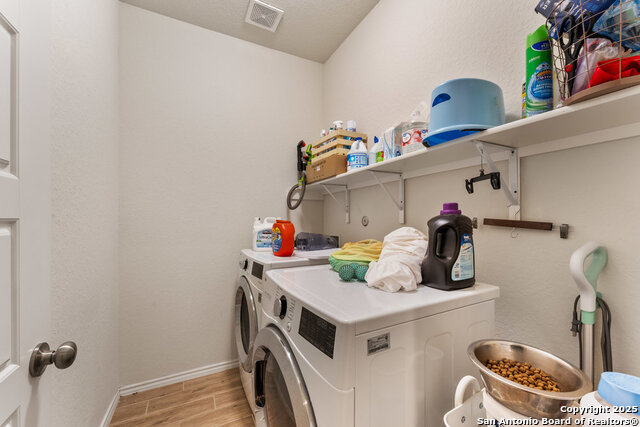 Listing photo id 9 for 27333 Pollock Pl